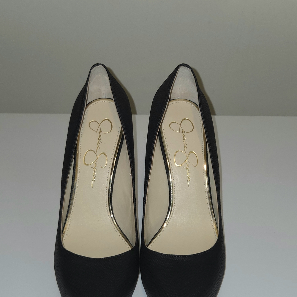 Jessica Simpson Classic Black Heels - Picture 5 of 6